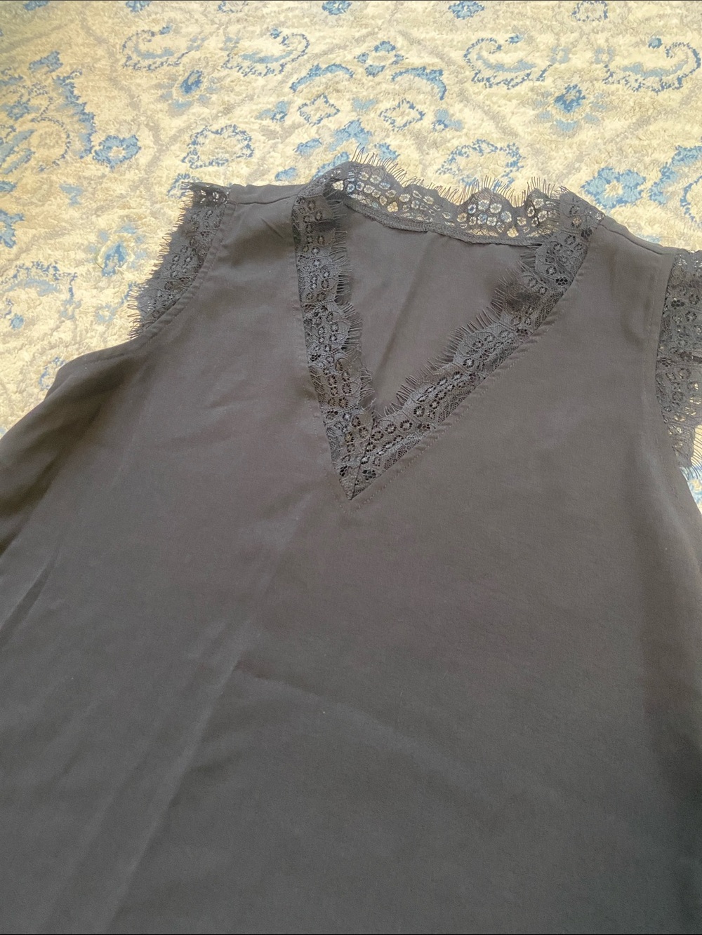 ✨5 for $15✨ Lace Trim Sleeveless Top - Black - Picture 2 of 6